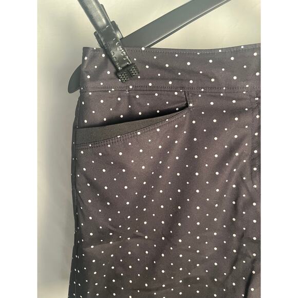 IZOD Golf Women’s Polka Dot Size 4k Skirt – Black White Lightweight - Picture 2 of 6